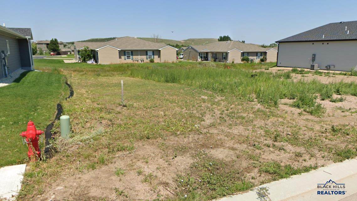 825 Petros Dr - Photo 1