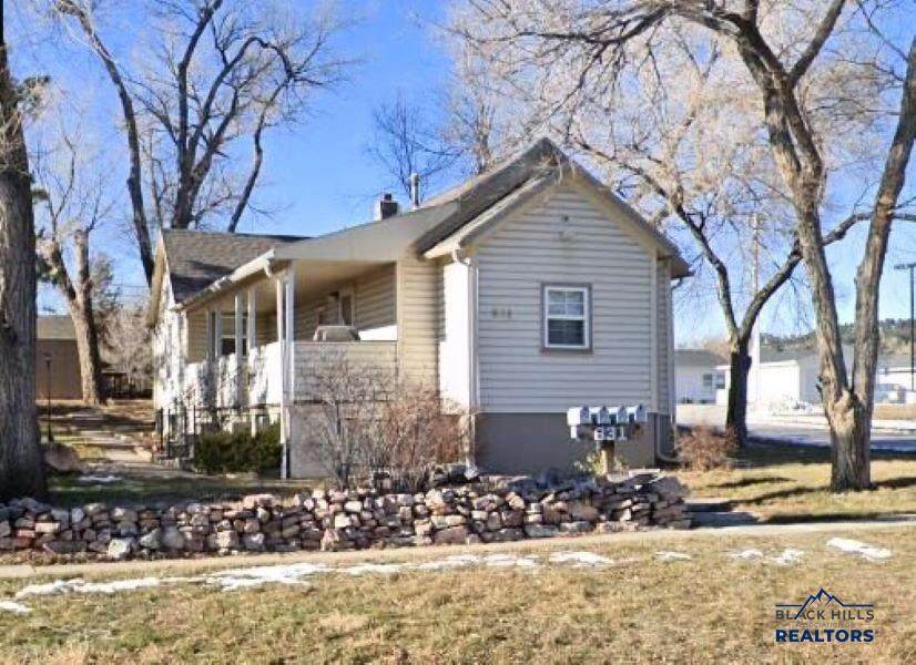 831 Dilger Ave - Photo 1