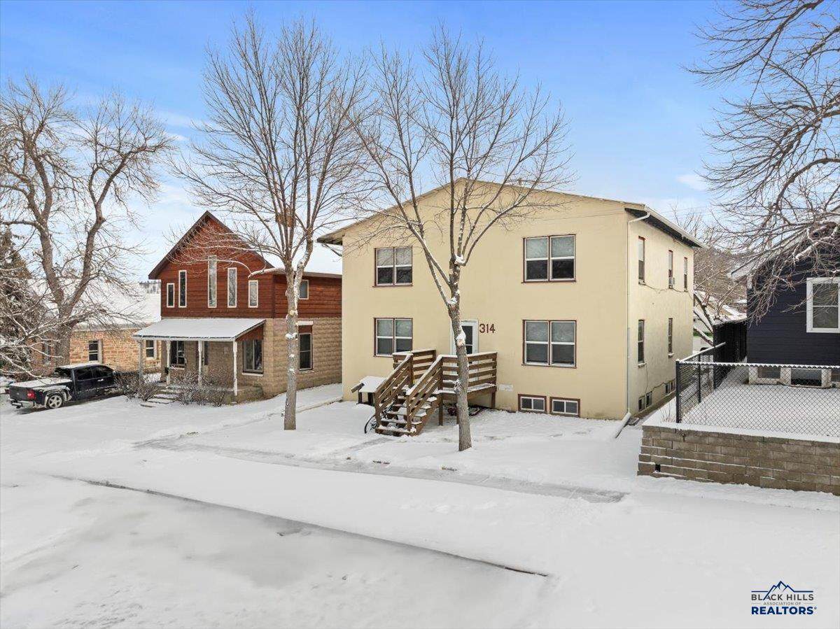 314 5TH ST - Photo 1