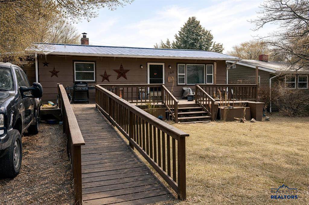 https://bt-photos.global.ssl.fastly.net/blackhills/orig_boomver_1_177987-2.jpg