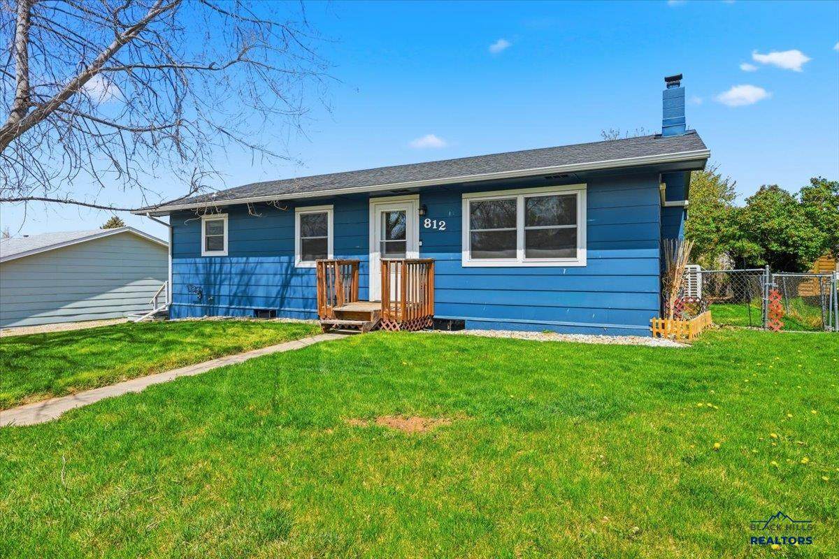 812 Grant - Photo 1