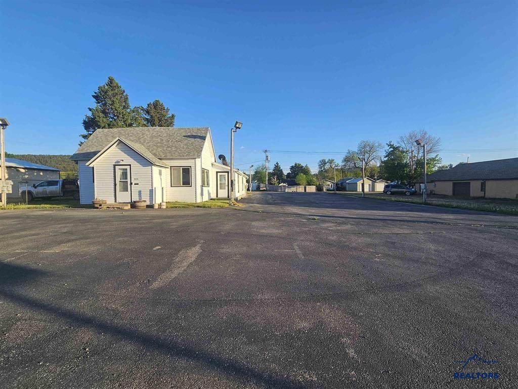 924 Main St - Photo 1