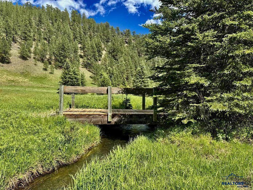 https://bt-photos.global.ssl.fastly.net/blackhills/orig_boomver_1_180878-2.jpg