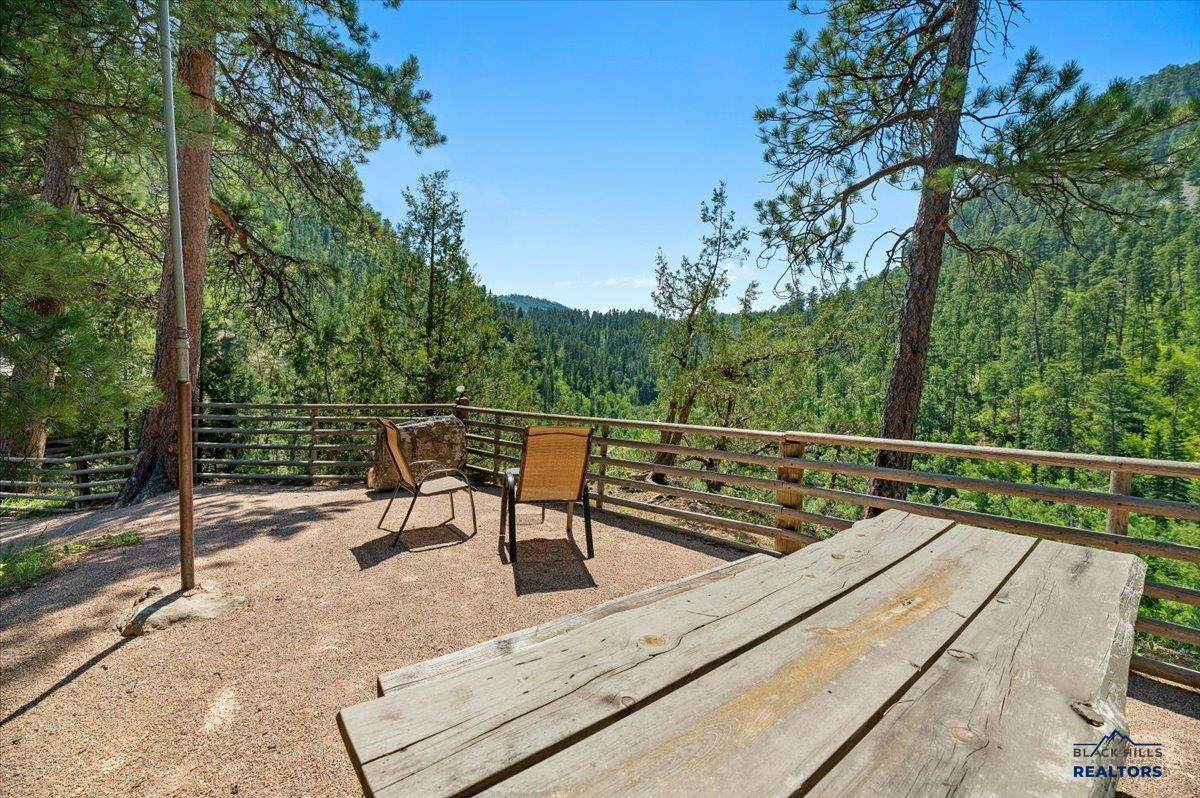 https://bt-photos.global.ssl.fastly.net/blackhills/orig_boomver_1_180903-2.jpg
