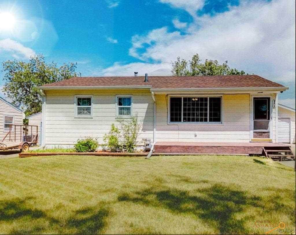 3324 Cypress - Photo 1