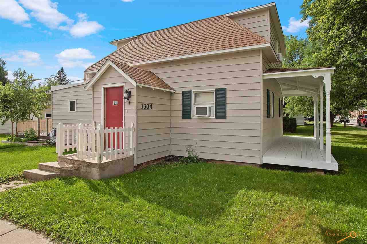 1304 Cedar - Photo 1