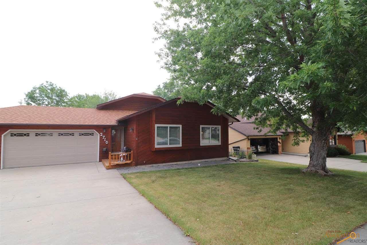 2710 Hoefer Ave - Photo 1