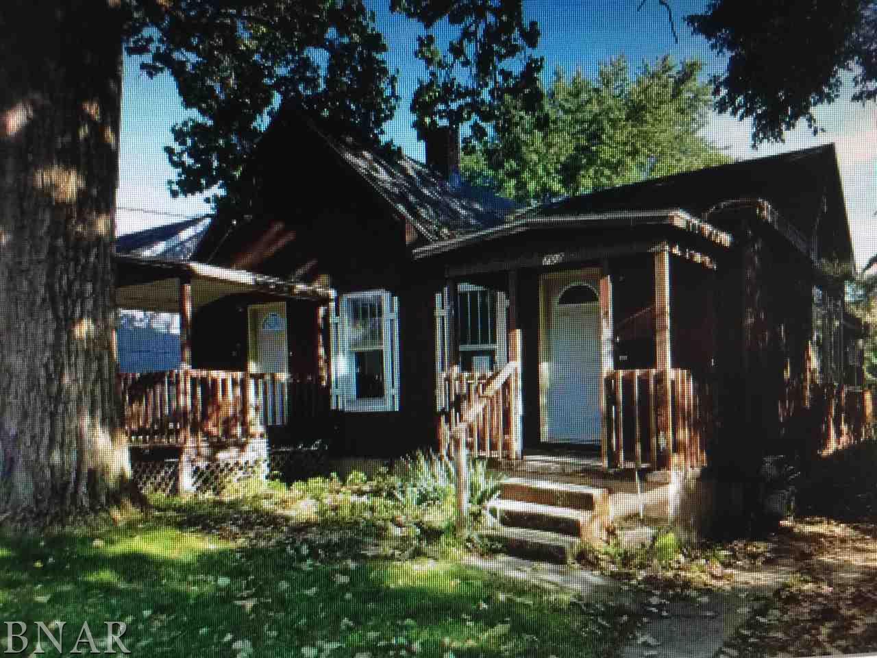 703 Locust - Photo 1