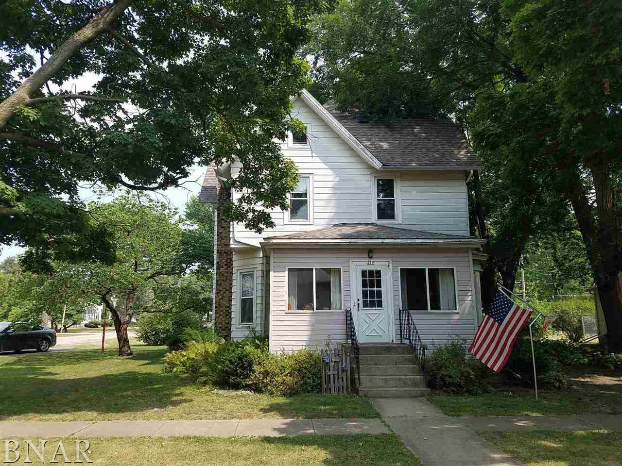 219 Hickory - Photo 1