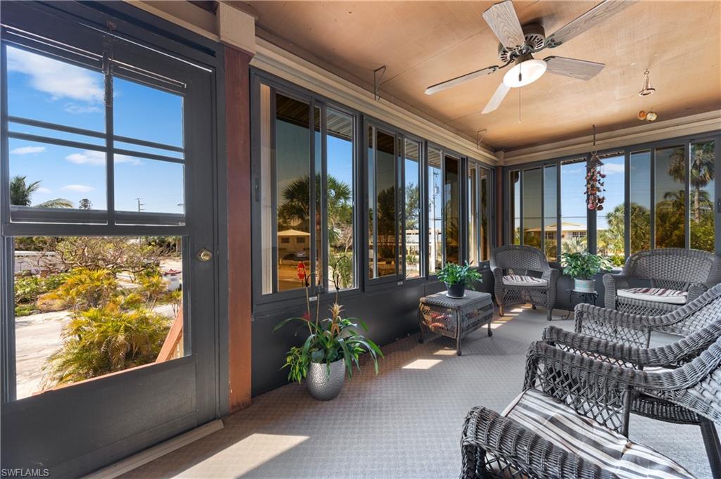 101 Hibiscus Dr - Photo 1