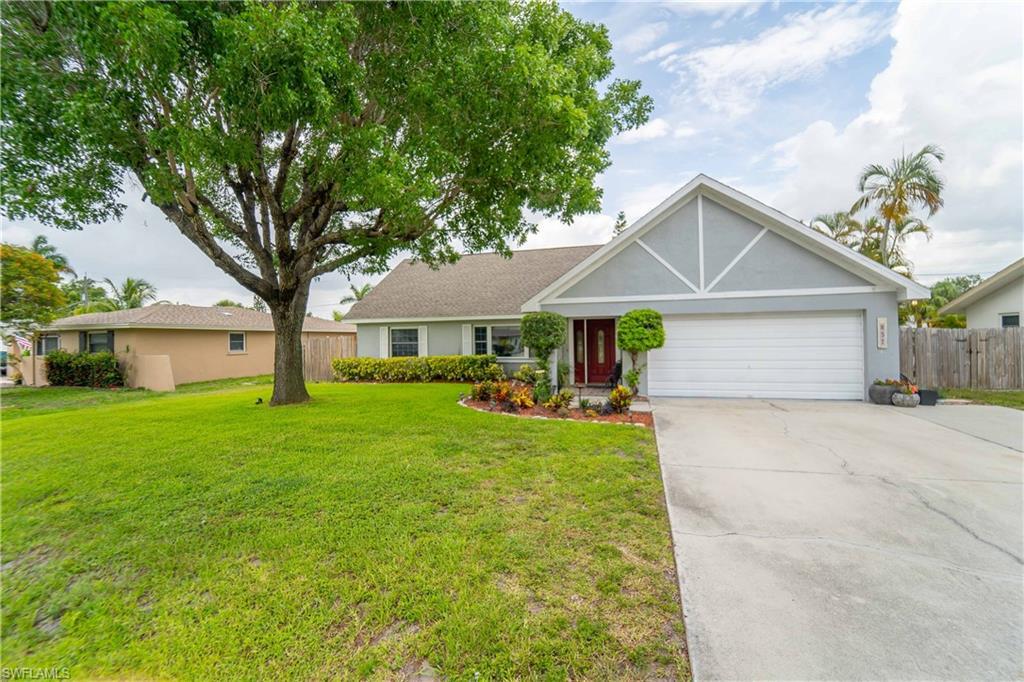 837 Entrada Dr - Photo 1