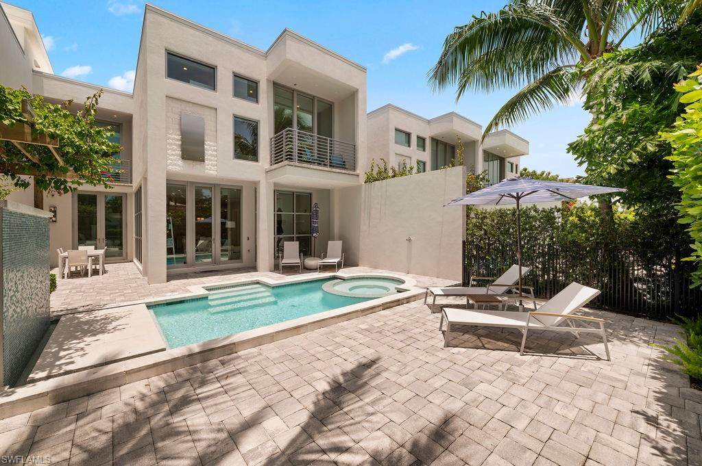 345 Banyan Blvd - Photo 1