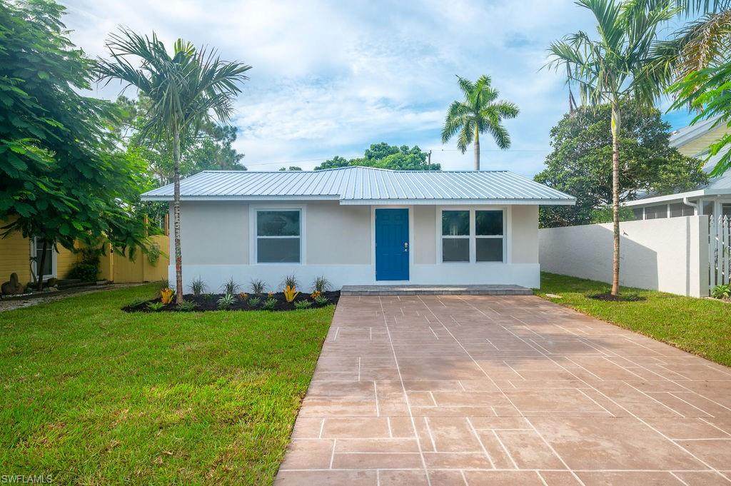 712 110th Ave - Photo 1