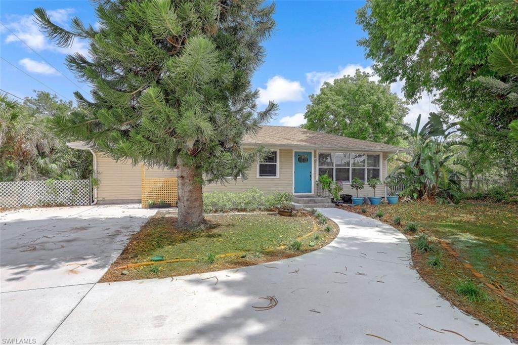 11089 Dean St - Photo 1