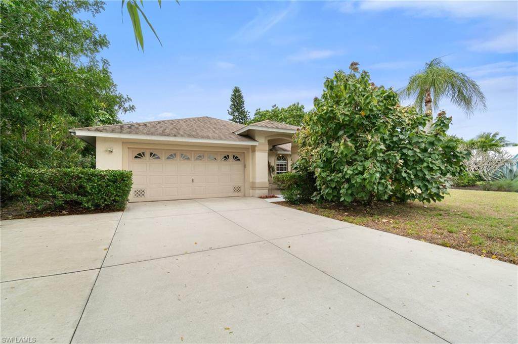 218 Pinehurst Cir - Photo 1