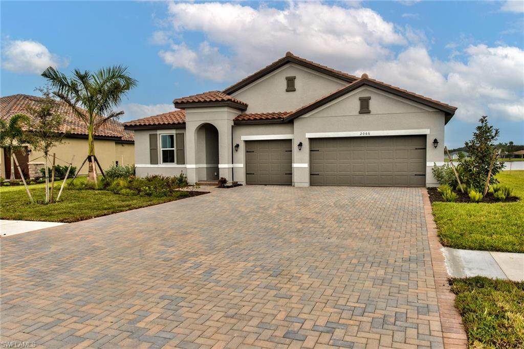 2066 Grove Dr - Photo 1