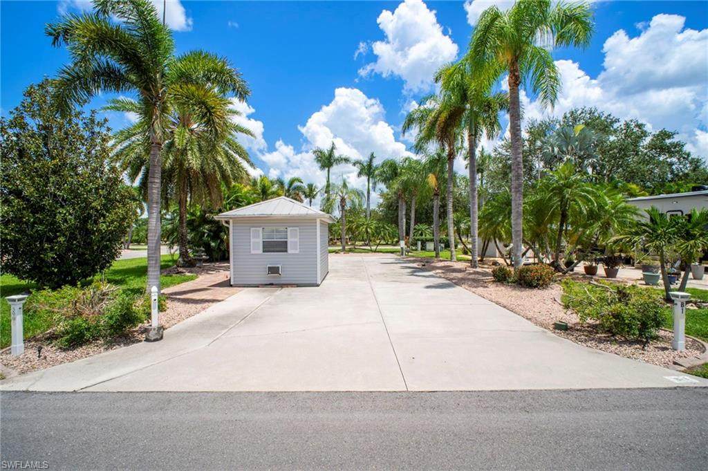 5990 Maplewood Ct - Photo 1
