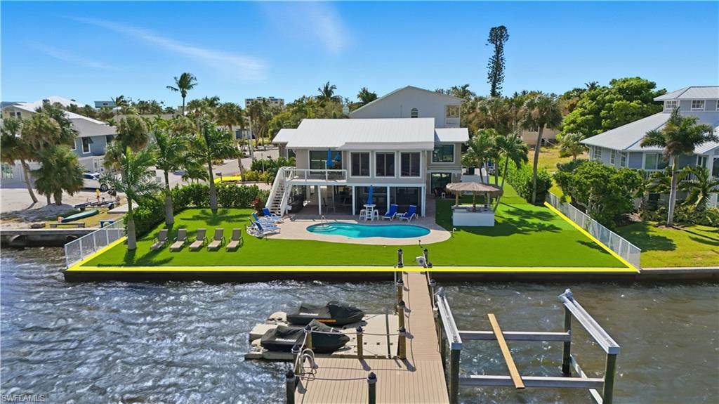 205 Bayview Ave - Photo 1