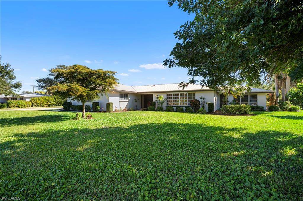 5091 Westminster Dr - Photo 1