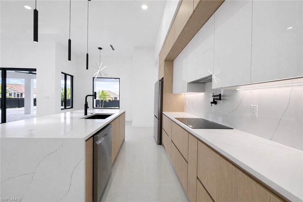 721 37th Ave - Photo 1