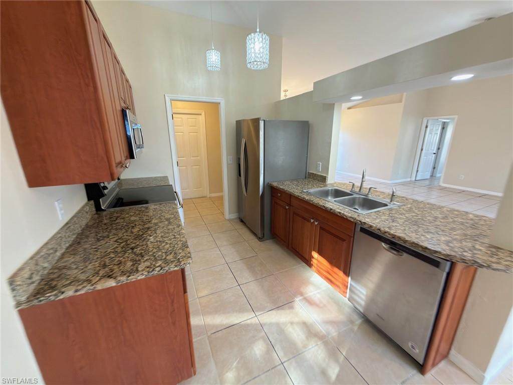 2513 48th St - Photo 1