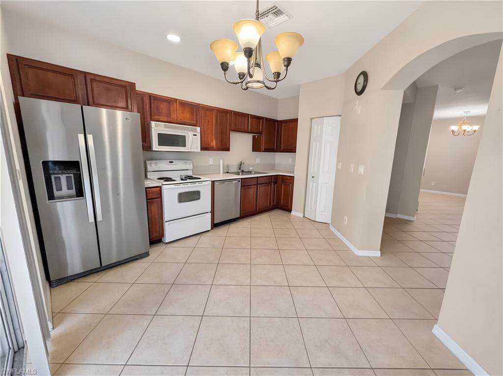 9706 Roundstone Cir - Photo 1