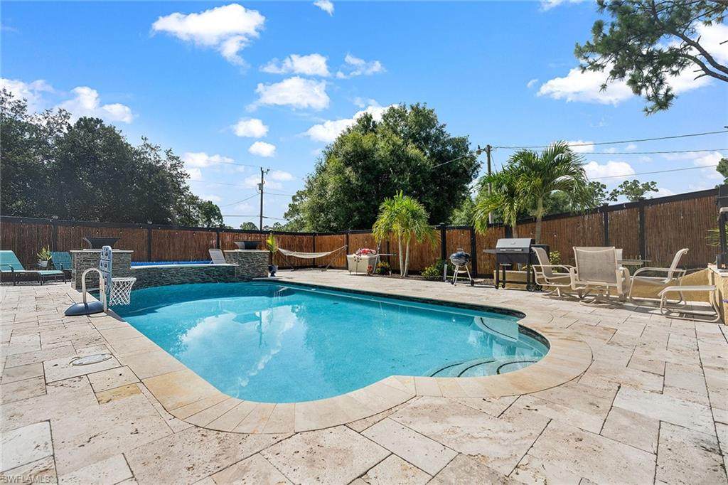 614 Truman Ave - Photo 1