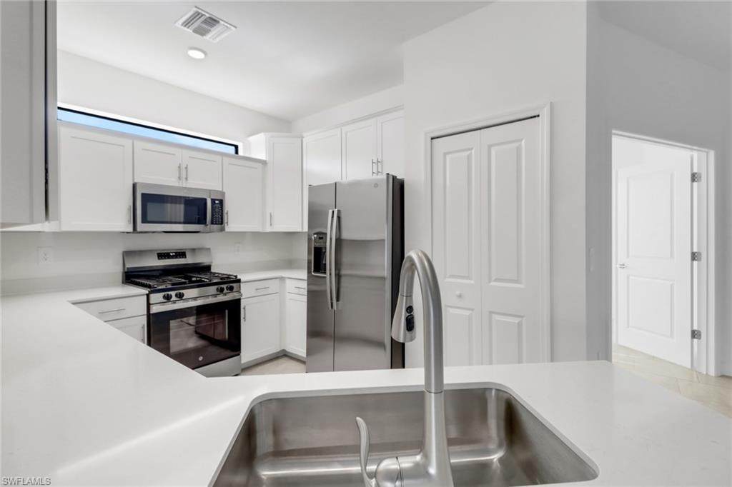 19596 Hinkley Dr - Photo 1