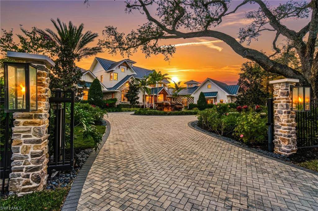 325 Cocohatchee Blvd - Photo 1