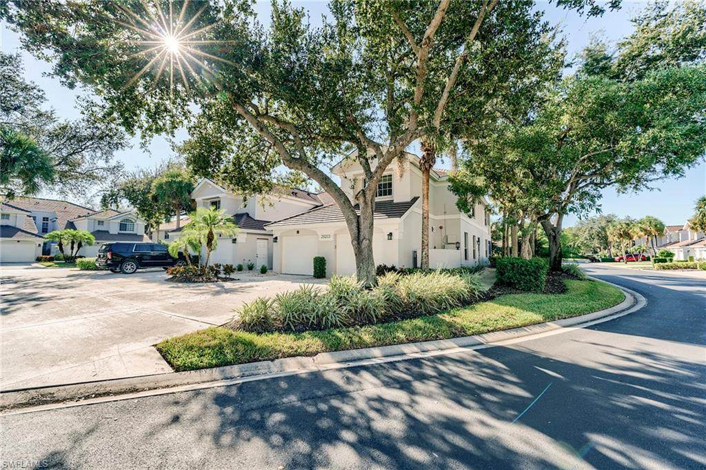 25203 Pelican Creek Cir - Photo 1