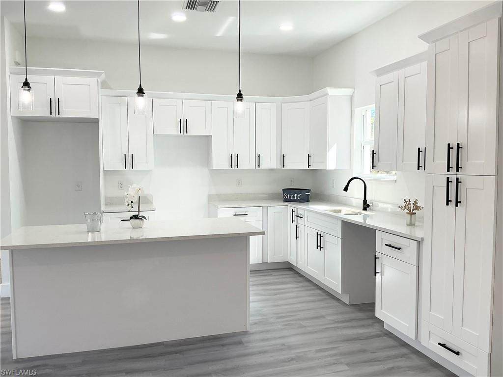 1024 Bagget St - Photo 1