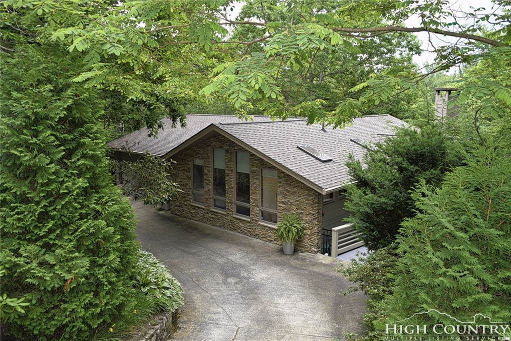 1276 Laurel Lane - Photo 1