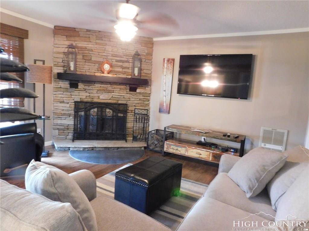301 Pinnacle Inn Road - Photo 1