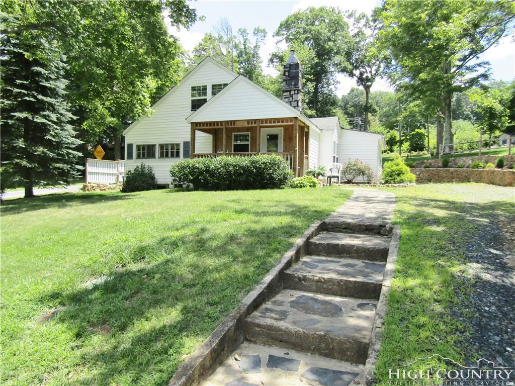 807 Mount Jefferson Road - Photo 1