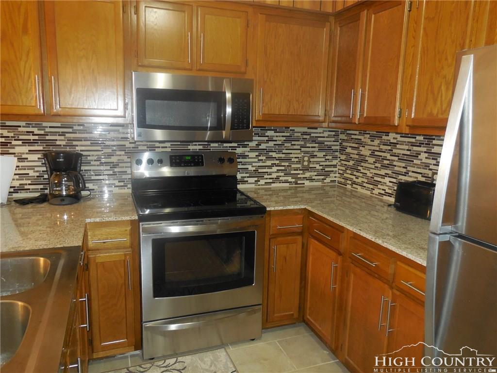 301 Pinnacle Inn Road - Photo 1