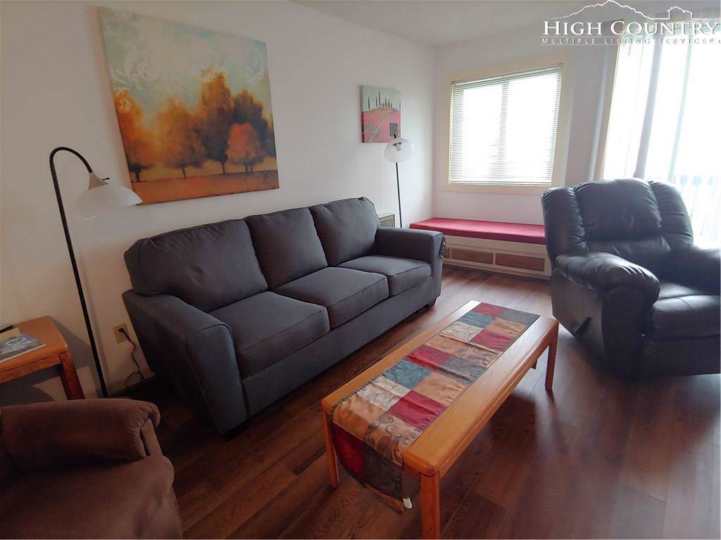 301 Pinnacle Inn Road - Photo 1