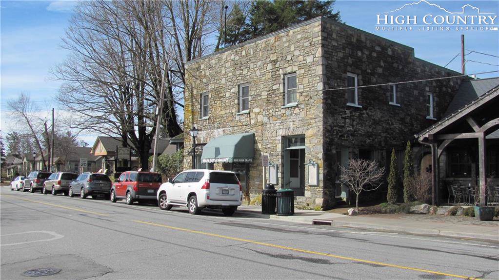 960 Main Street - Photo 1