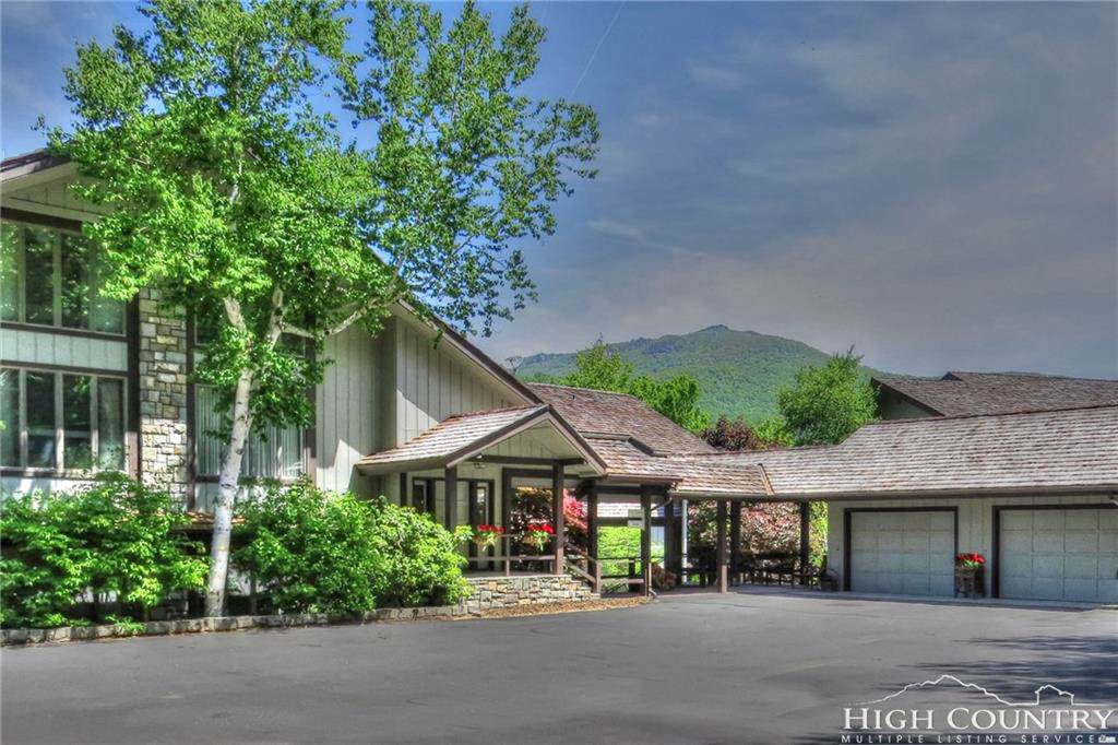 490 Clubhouse Drive - Photo 1