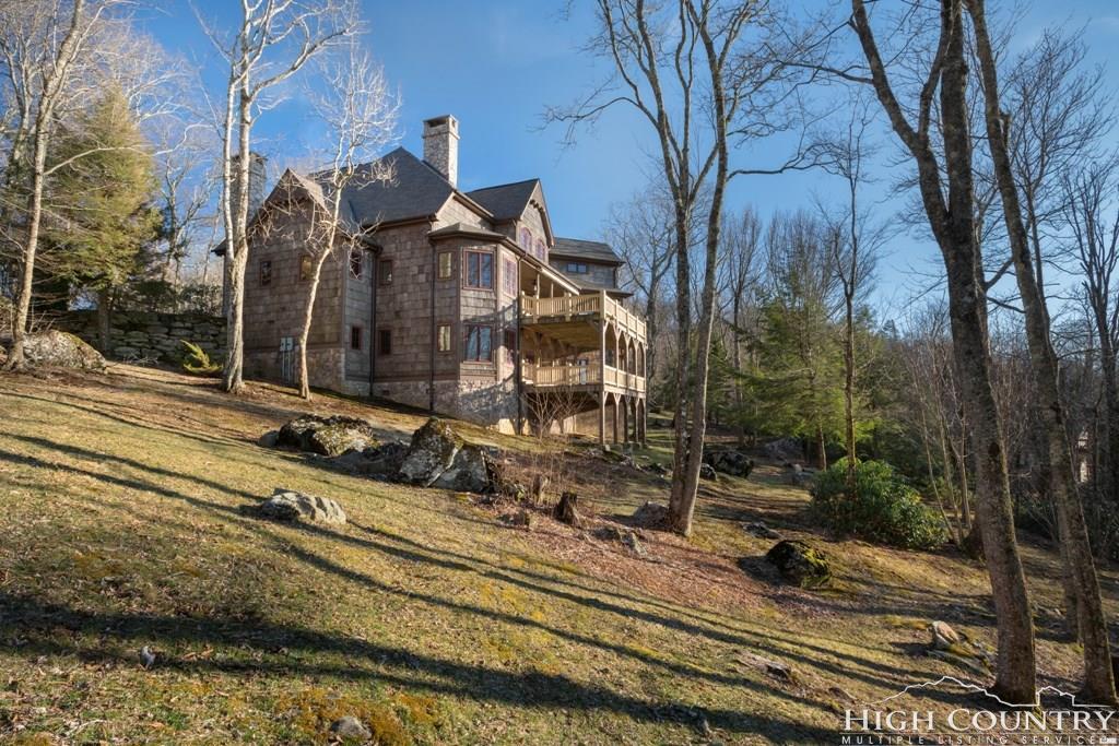 690 Castle Rock Drive - Photo 1