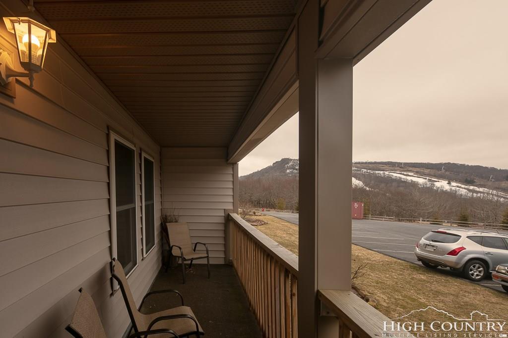 301 Pinnacle Inn Road - Photo 1