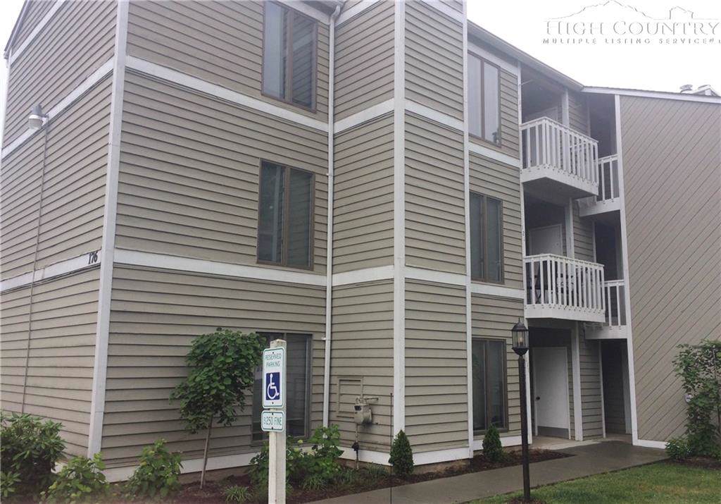 176 Royal Oaks - Photo 1
