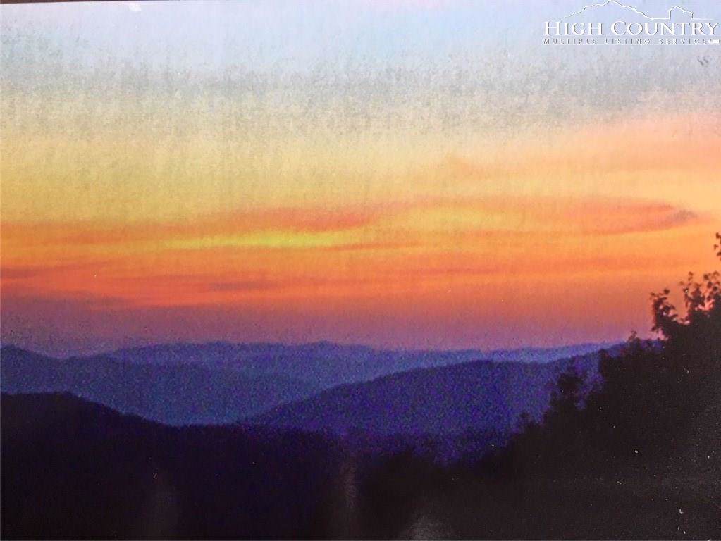 311 Pinnacle Ridge Road - Photo 1