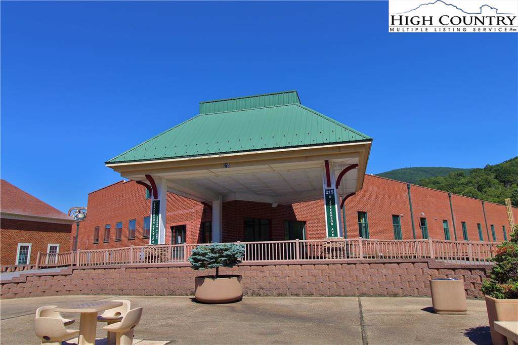 215 Jefferson Avenue - Photo 1