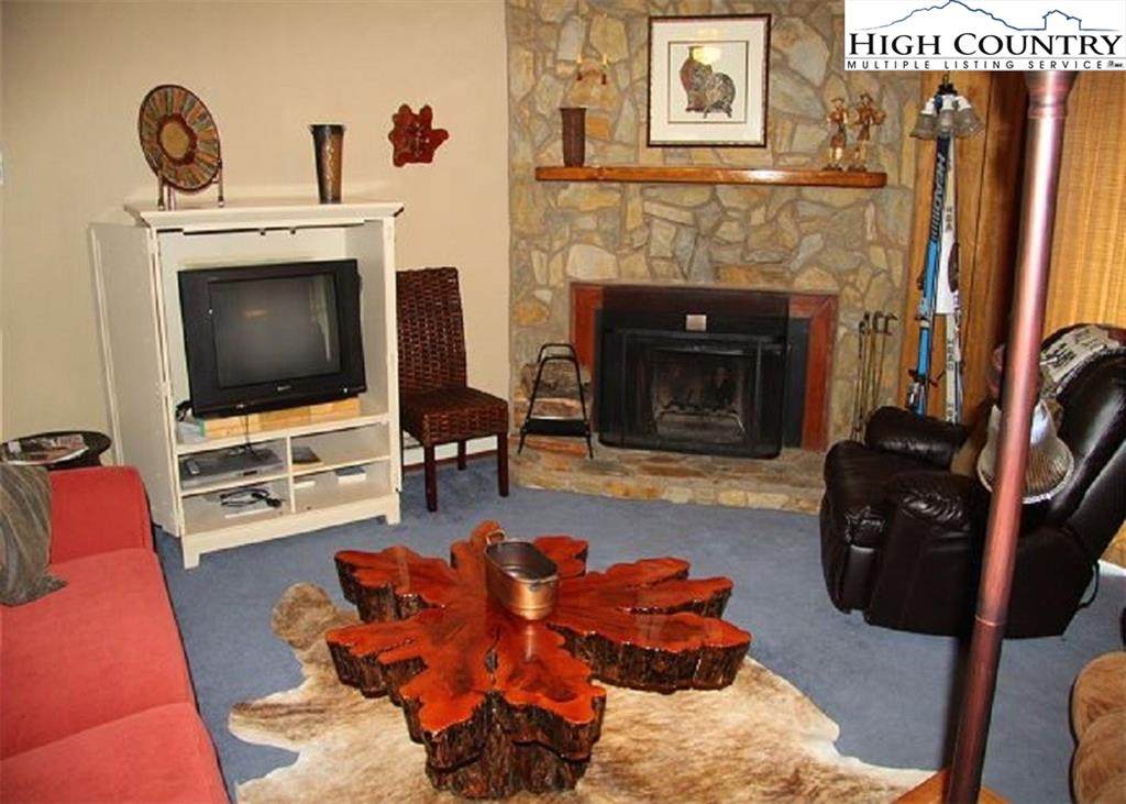 301 Pinnacle Inn Road - Photo 1