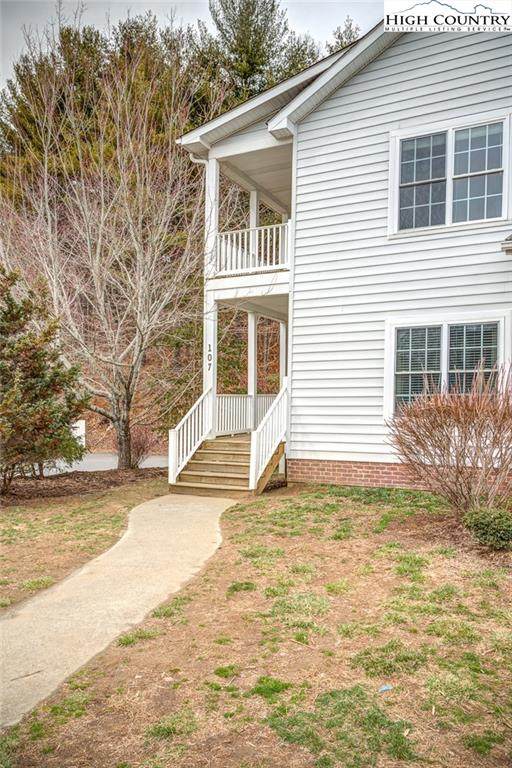 107 Stratford Lane #24 B - Photo 1