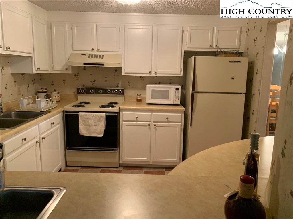 303 Sugartop Drive - Photo 1