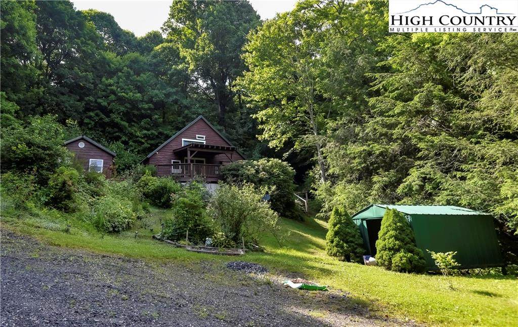 323 Mountain Orchard Road - Photo 1