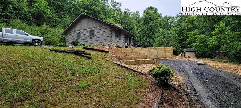 132 Laurelwood Drive - Photo 1