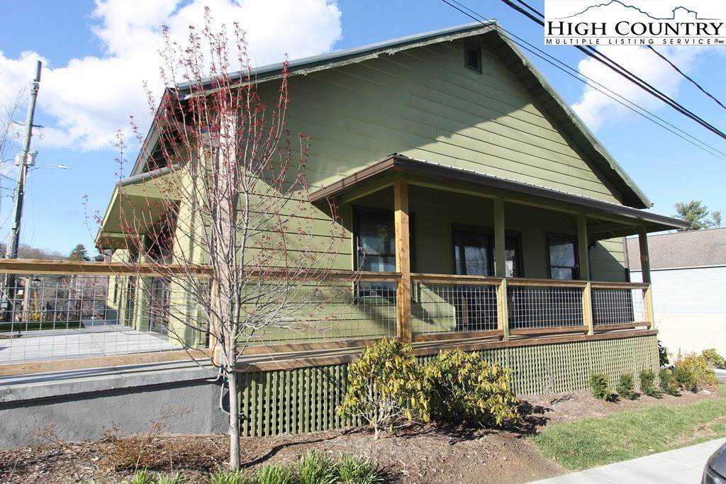 125 Sunset Drive - Photo 1