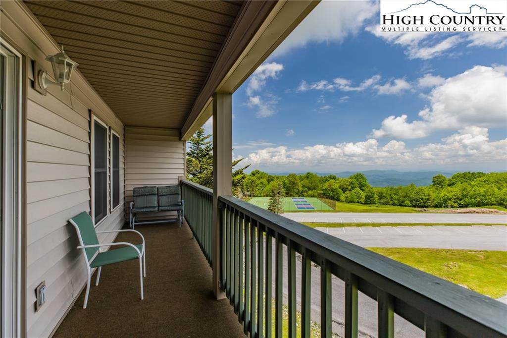 301 Pinnacle Inn Road - Photo 1
